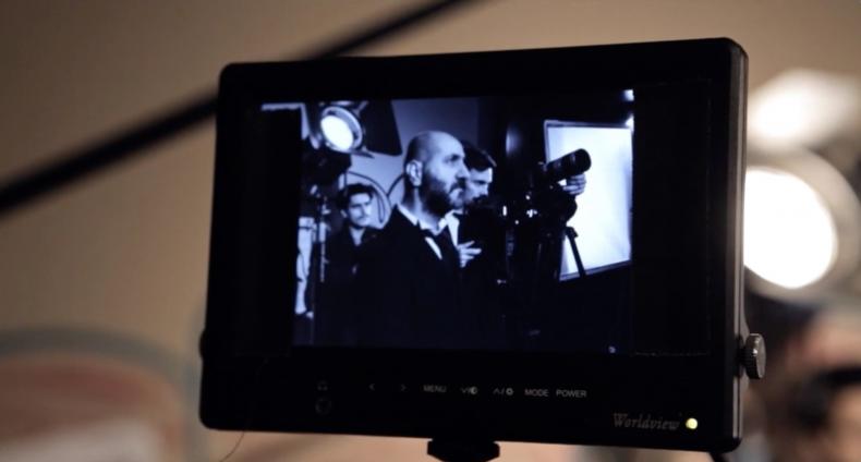 Filmmaker Ricardo Calil as Max von Meyerling/Cecil B. De Mille, shooting Norma Desmond’s/Volusia’s final scene